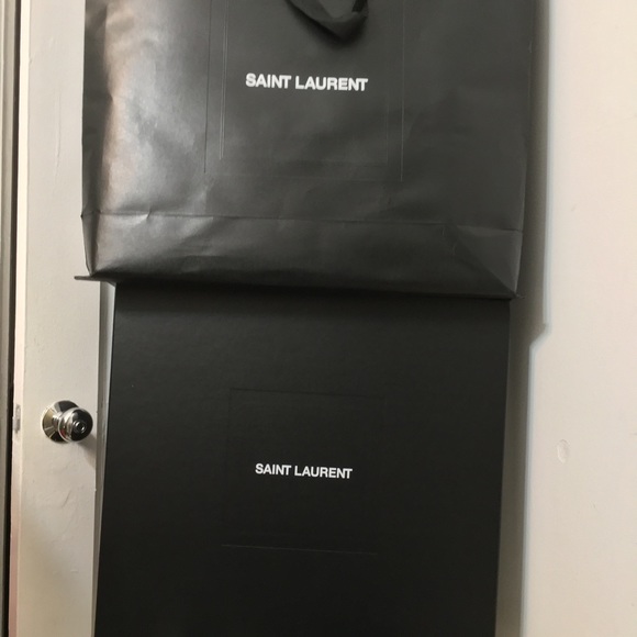 Saint Laurent Empty Totes Bag Box and shopping Gift Bag. Dimensions 3.5x20.5x22 - Picture 8 of 9